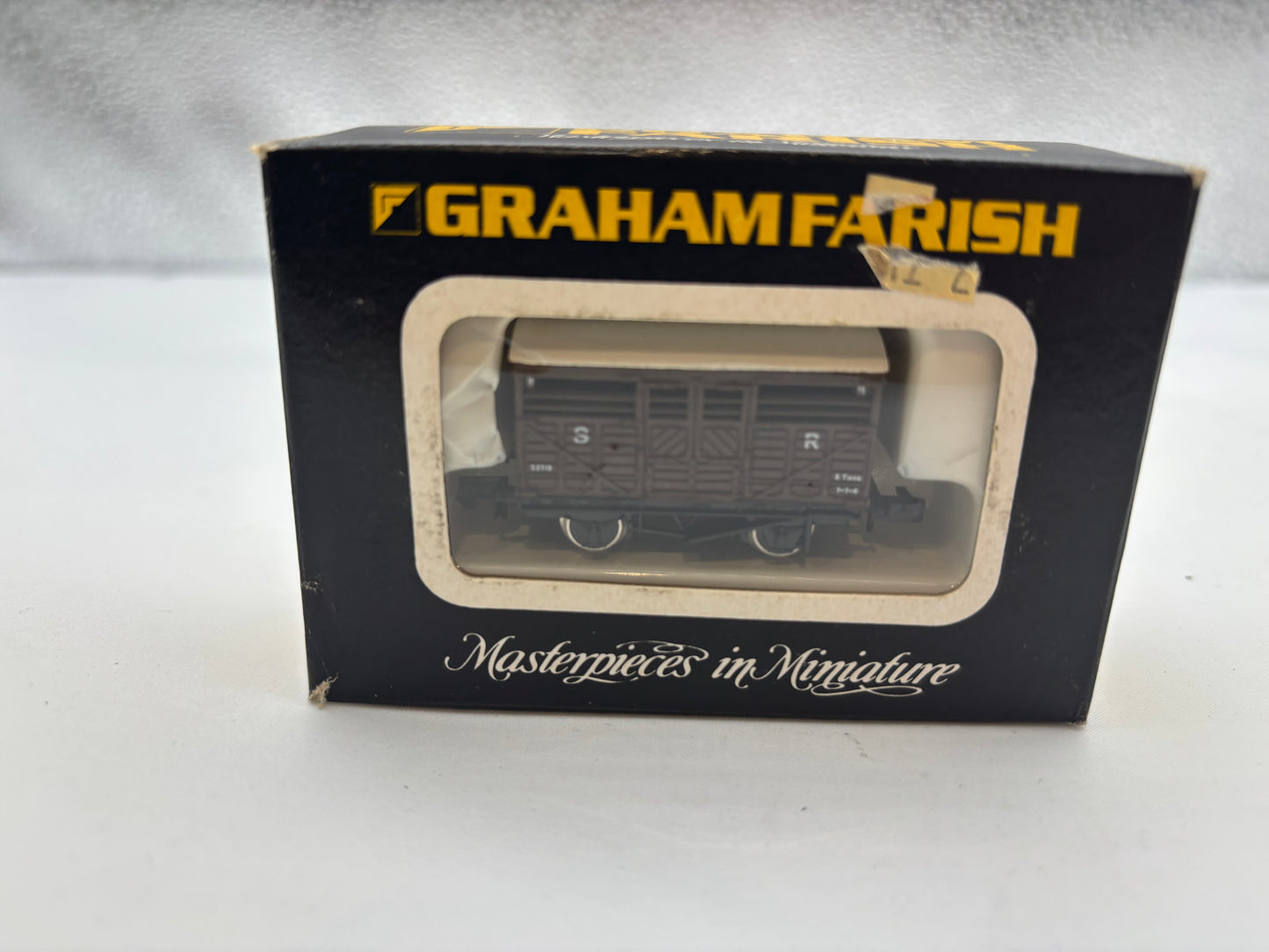 Graham Farish N GAUGE cattle Van SR (399) (