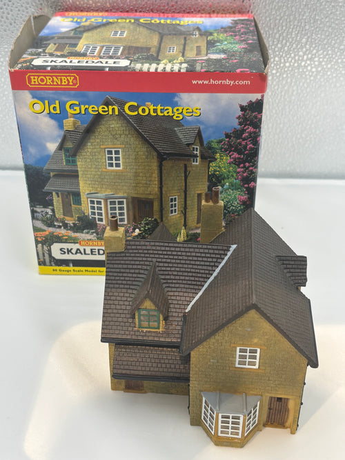 Boxed Hornby 00 Gauge skaledale old green cottage