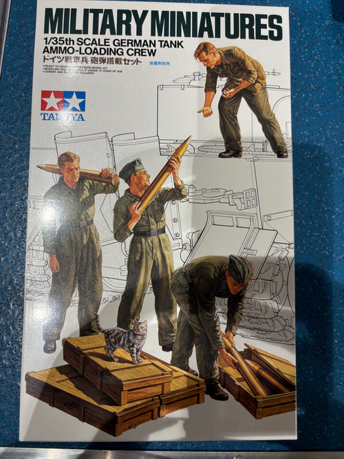 Tamiya Military Miniatures 1/35 German Tank Ammo-Loading Crew