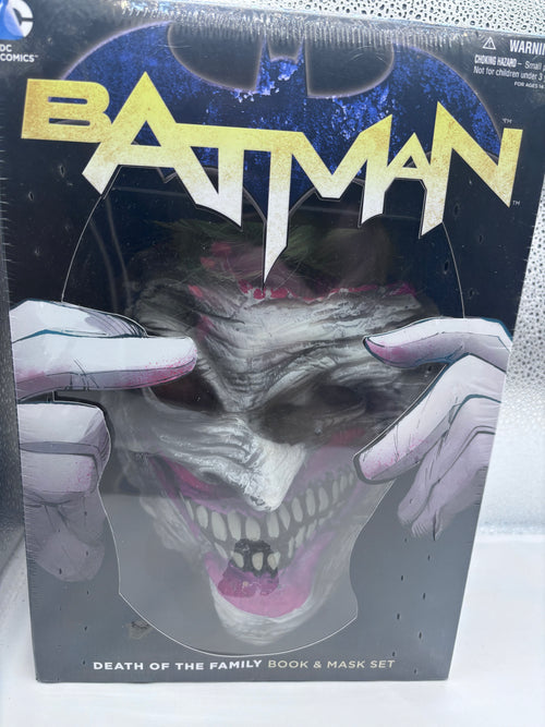 Batman death of the family book and mask set